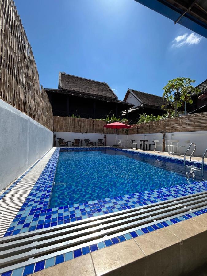 Little Friendly Guest House And Swimming Pool 琅勃拉邦 外观 照片